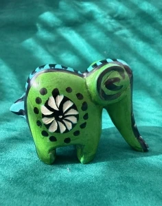 Scultura Artigianale: Elefante in Pietra Ollare Verde