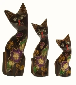 Tris di Gatti in Legno Dipinti a Mano