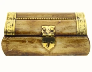 Cofanetto lavorato in osso con profili ottone, portagioie ornamentale