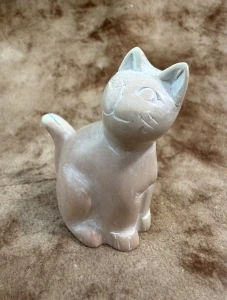 Gatto scolpito in pietra naturale