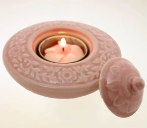 Portacandele floreale in ceramica con coperchio – eleganza che illumina